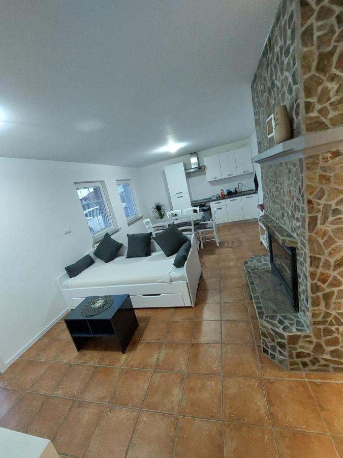 Apartma Sandi Шентиль Экстерьер фото